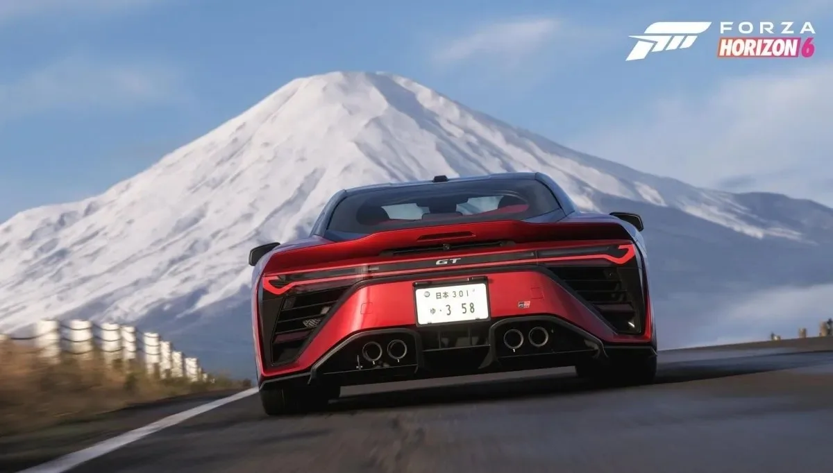 The Series 5 British Automotive Festival Playlist screen showing weekly points and the Bentley Continental GT Speed and Aston Martin Valhalla series rewards
